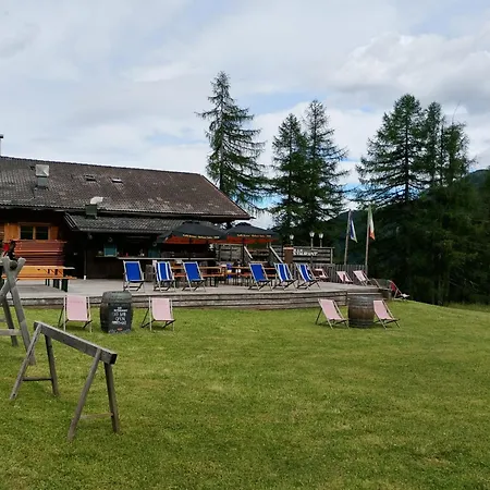 Rifugio Plan Boè Lodge *